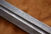 Bí ẩn rùng rợn thanh kiếm chết chóc được rèn từ xương người