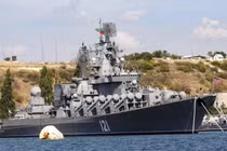 Kỳ hạm của Hạm đội Biển Đen Hải quân Nga chìm sau vụ nổ lớn ngoài khơi Ukraine