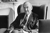 Hé lộ nhà văn nổi tiếng âm thầm làm điệp viên cho MI5