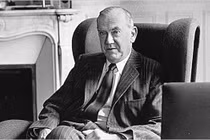 Hé lộ nhà văn nổi tiếng âm thầm làm điệp viên cho MI5