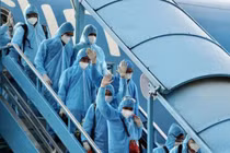 Thứ trưởng, cục trưởng và 6 đối tượng bị bắt giam vì vụ 'chuyến bay giải cứu'