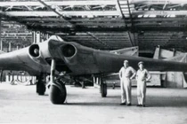 Những vũ khí tối tân được trùm phát xít Hitler tin “làm nên chuyện“