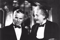 Bất ngờ tình bạn đặc biệt giữa Albert Einstein và vua hề Sác lô