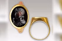 Tìm thấy nhẫn vàng cực quý hiếm trong mộ cổ 2.000 tuổi