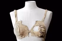 Chiếc áo lót cổ nhất thế giới có từ bao giờ?