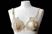 Chiếc áo lót cổ nhất thế giới có từ bao giờ?