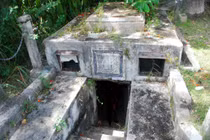 Xuống hầm mộ bí ẩn, rùng mình thấy quan tài "đi lại" tứ tung 