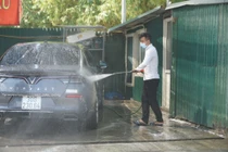 30 Tết, hàng rửa xe hoạt động hết công suất... kiếm tiền khủng