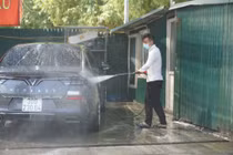 30 Tết, hàng rửa xe hoạt động hết công suất... kiếm tiền khủng
