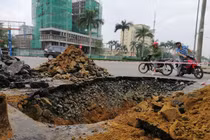 Xuất hiện "hố tử thần" giữa TP Vinh
