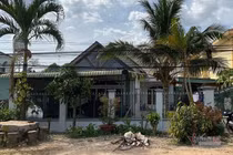 Phó chủ tịch HĐND huyện đi xe hơi vẫn được nhận "nhà nghĩa tình" trăm triệu