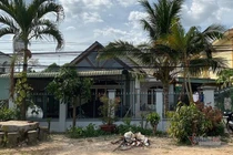 Phó chủ tịch HĐND huyện đi xe hơi vẫn được nhận "nhà nghĩa tình" trăm triệu