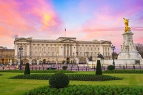 Những điều đặc biệt xảy ra ở cung điện Buckingham nổi tiếng nước Anh