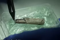 Khám phá bất ngờ về bùa hộ mệnh bằng bạc 1.800 tuổi