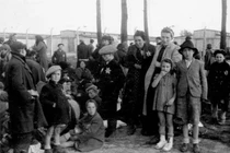 Loạt hình ám ảnh trong các trại tập trung của Đức quốc xã