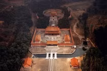 Bí mật chưa từng giải mã bên dưới lăng mộ hoàng đế Khang Hy