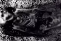 Phát hiện hài cốt 300 tuổi, chuyên gia kinh ngạc khi thấy cảnh này 