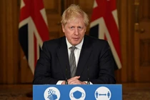 Thủ tướng Anh bất ngờ tuyên bố phong tỏa toàn quốc