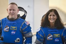 Phi hành gia NASA làm gì trên ISS khi sứ mệnh bị kéo dài?