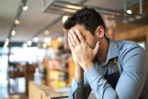 Khen người yêu cũ trẻ đẹp, những lời cô ấy nói khiến tôi xấu hổ 