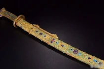 Mang kiếm vàng Phổ Nghi kiểm định, lão nông nói gì... chuyên gia “nín lặng"? 