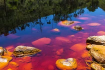 Vẻ đẹp "cảm lạnh" của vùng nước nguy hiểm nhất Trái đất