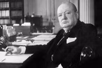 Vì sao Thủ tướng Churchill mang nhiều khoản nợ?