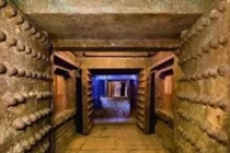 Chôn cất xong hoàng đế, người thợ cuối cùng thoát khỏi lăng thế nào? 