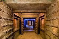 Chôn cất xong hoàng đế, người thợ cuối cùng thoát khỏi lăng thế nào? 