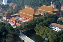 Vì sao mái nhà trong Tử Cấm Thành ở Bắc Kinh luôn sạch sẽ?