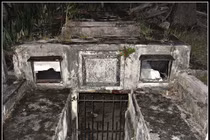 Mở hầm mộ gia tộc giàu có, tái mặt thấy quan tài... di động 