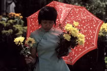 Ảnh độc lạ chưa từng công bố về chợ Tết xưa ở Việt Nam 