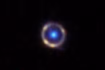 Hai thiên hà thẳng hàng Trái Đất tạo nên “chiếc nhẫn” ngàn năm có một