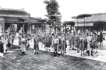 Ảnh "chất lừ" về người Việt hơn 100 năm trước qua ống kính Tây 