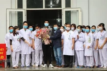 Bệnh nhân thứ 18 xuất viện: Niềm vui của những “chiến sỹ” tuyến đầu