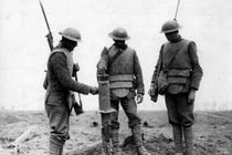 Lần đầu hé lộ bộ giáp binh sĩ mặc trên chiến trường CTTG 1 