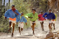 Bộ tộc nổi tiếng siêu khỏe có thể chạy 2 ngày không mệt