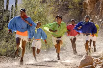 Bộ tộc nổi tiếng siêu khỏe có thể chạy 2 ngày không mệt