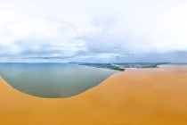 Nước 2 màu, vòi rồng khủng và những hiện tượng lạ thường trên biển VN 