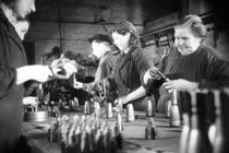 Ảnh hiếm hậu phương Liên Xô hỗ trợ tiền tuyến trong Thế chiến 2