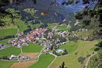 Ngôi làng Thụy Sĩ đẹp tựa chốn thần tiên nhưng... cấm chụp ảnh