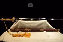 Hé lộ bí kíp vàng rèn bảo kiếm lừng danh Trung Quốc