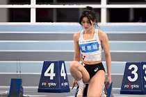 'Nữ thần điền kinh' xinh như mộng trên đường chạy, hút mọi ánh nhìn