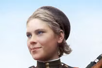 Nữ xạ thủ đầu tiên nào của Liên Xô được trao Huân chương Vinh quang? 