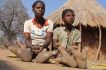  Bí ẩn bộ tộc “người đà điểu", mỗi chân chỉ có 2 ngón