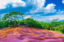 Đẹp mê hồn vùng đất “7 sắc cầu vồng” như trong cổ tích