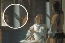 Sửng sốt vật thể nghi smartphone xuất hiện lạ lùng trong 3 bức tranh cổ