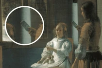 Sửng sốt vật thể nghi smartphone xuất hiện lạ lùng trong 3 bức tranh cổ