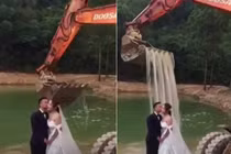 Muốn chụp ảnh cưới bên thác nước, cặp đôi nghĩ ra ý tưởng lạ