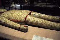 Bí ẩn trang phục chôn cất làm từ ngọc bích khoảng 2.000 tuổi